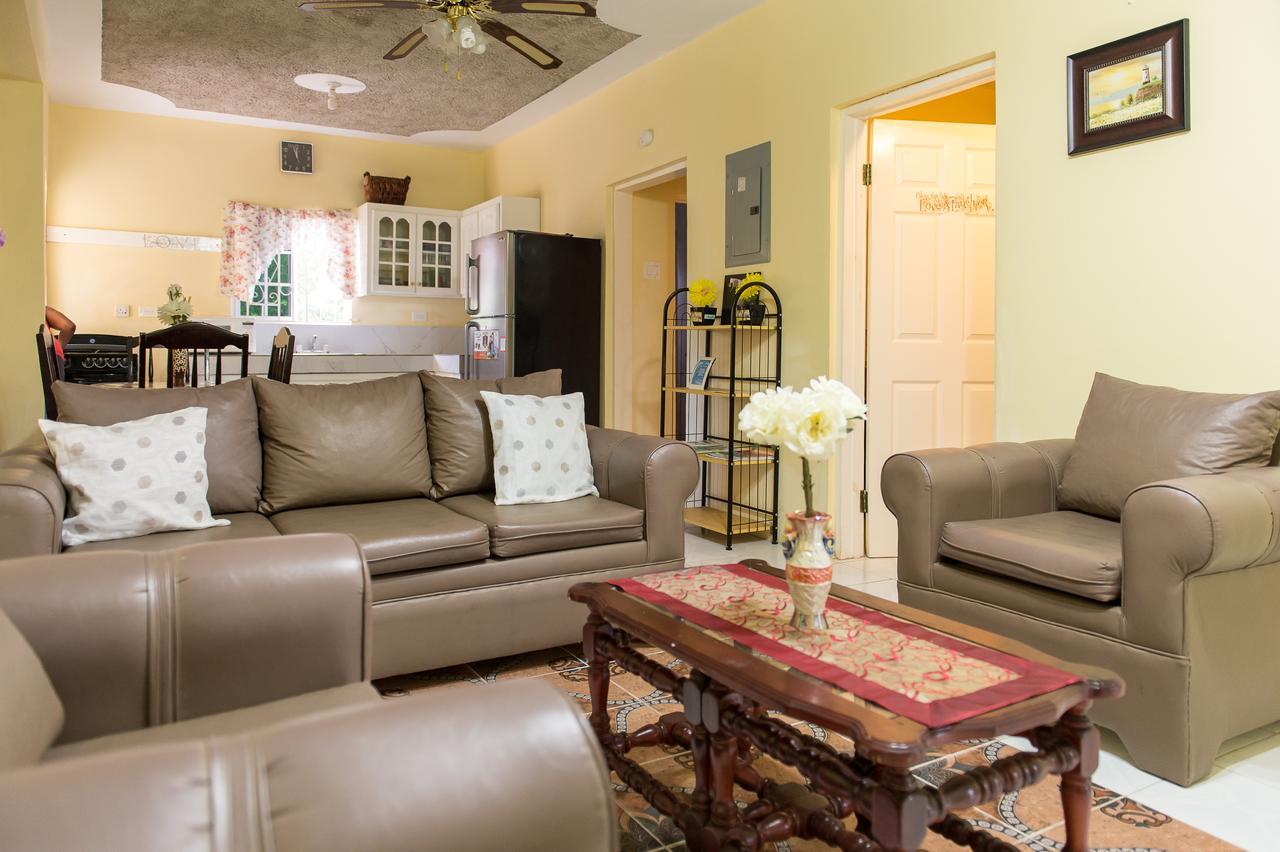 Relax In Sunny Montego Bay, Jamaica Apartment Exterior foto