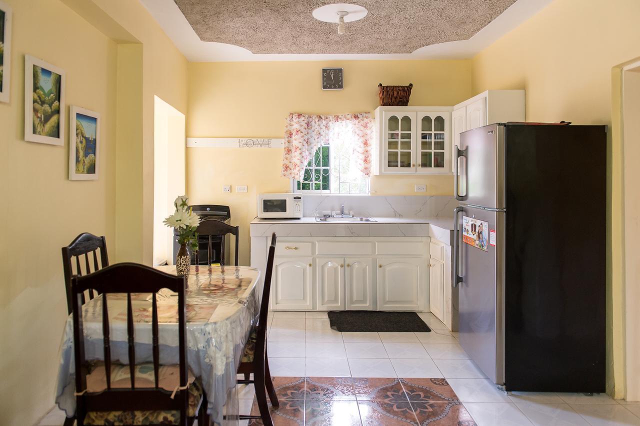Relax In Sunny Montego Bay, Jamaica Apartment Exterior foto